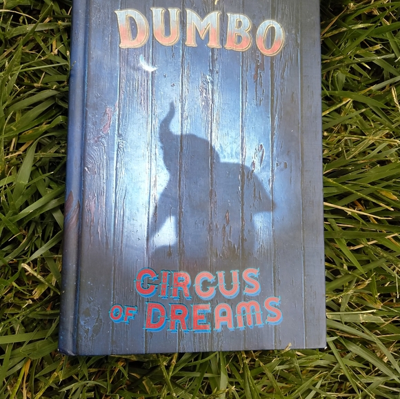 NEW! Dumbo Book (Circus of Dreams) - Picture 4 of 4